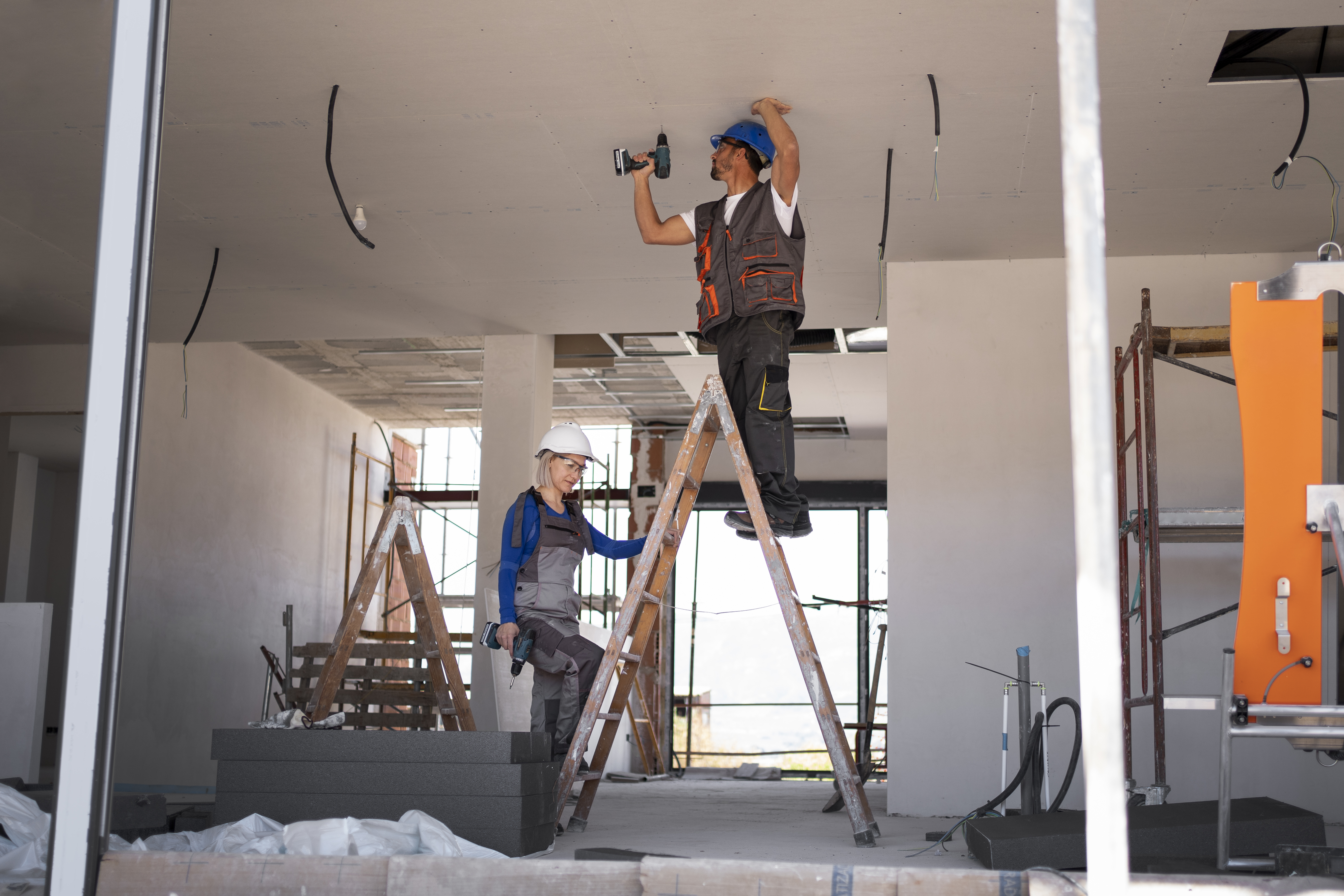 Equipe Ellos Forte em obra corporativa